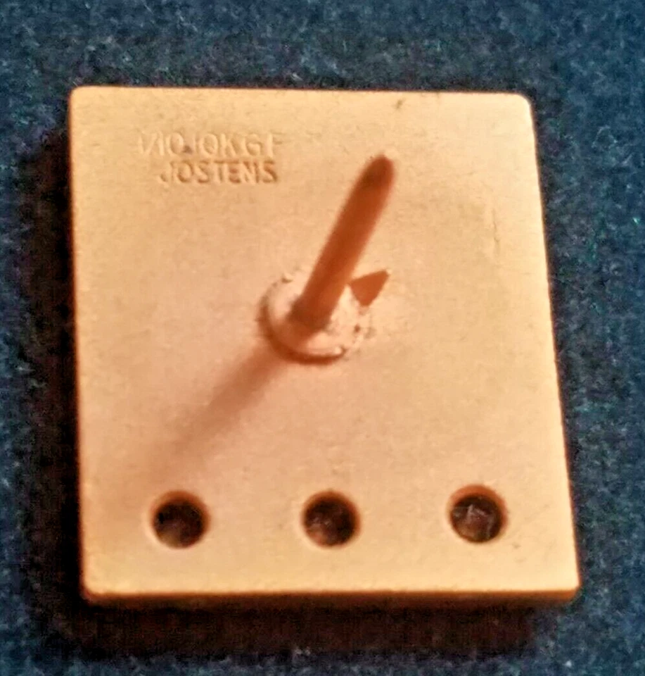 VTG STAMPED JOSTENS 1/10 10KGF 3 GREEN EMERALD STONES SERVICE AWARD PIN TIE TAC - Image 4 of 4