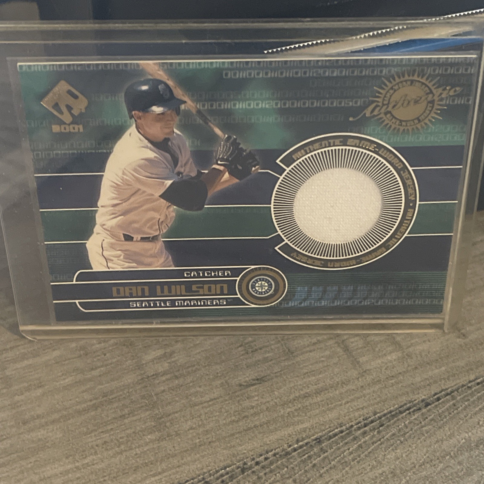 2001 Pacific Private Stock - Game-Used Gear Dan Wilson #165  JERSEY CARD