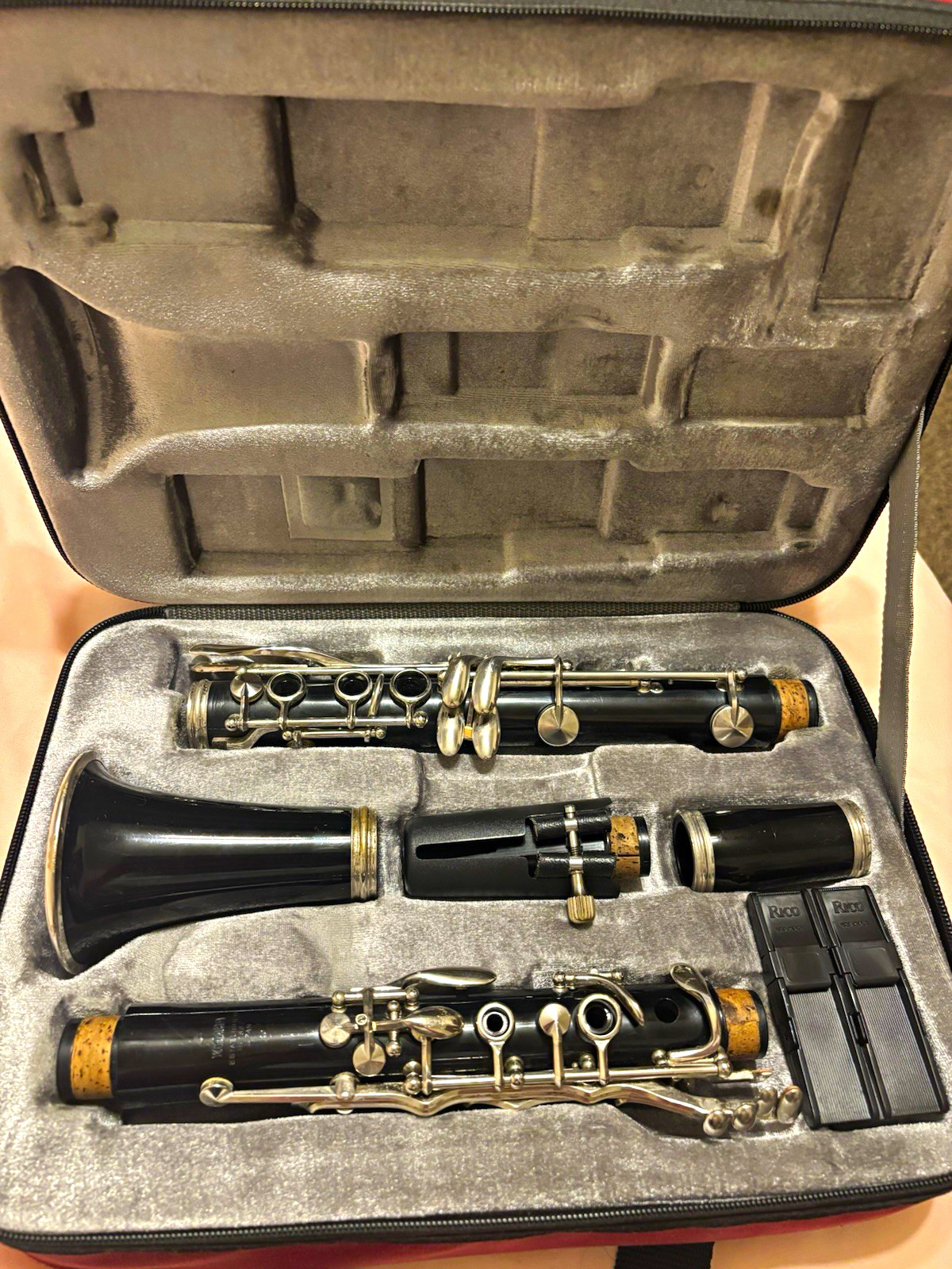 Yamaha YCL-20 Bb Clarinet Black Plastic Beginner w/ Case/Accessories