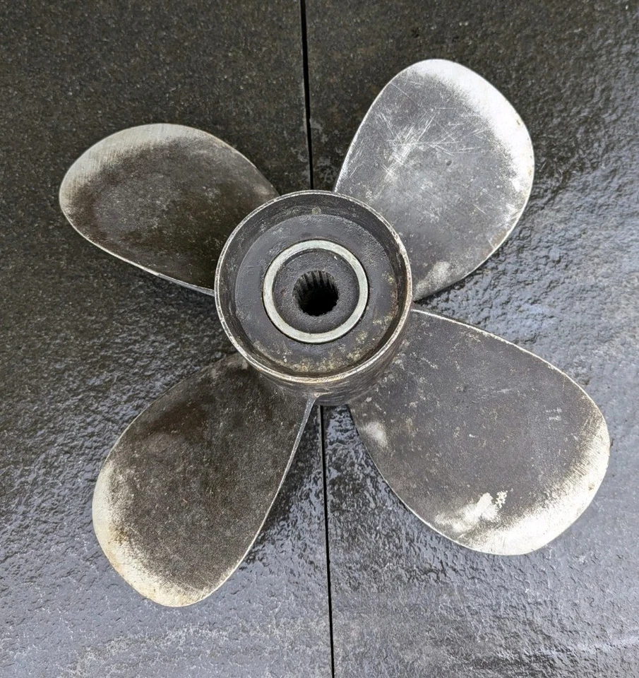 Alte Schiffsschraube Bootspropeller 4 Blatt Aluminium - Bild 2 von 4