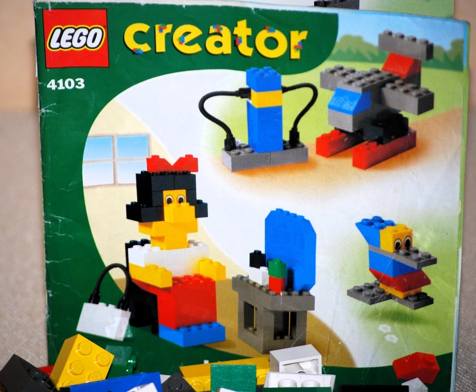 LEGO Creator 4103 Fun with Bricks {small red bucket}, Foto 2 von 4