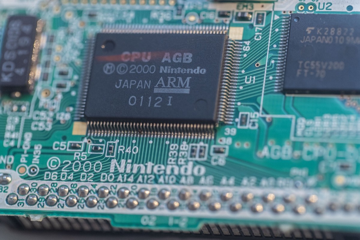 Disassembled Gameboy Advance Teardown With Frame