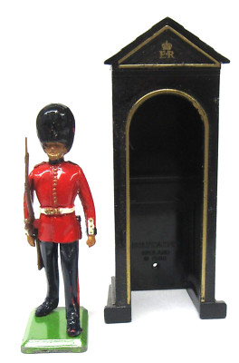 Metal Models Sentry Box vintage Britains Metal QUEEN'S GUARD and SENTRY BOX variation MINT | eBay