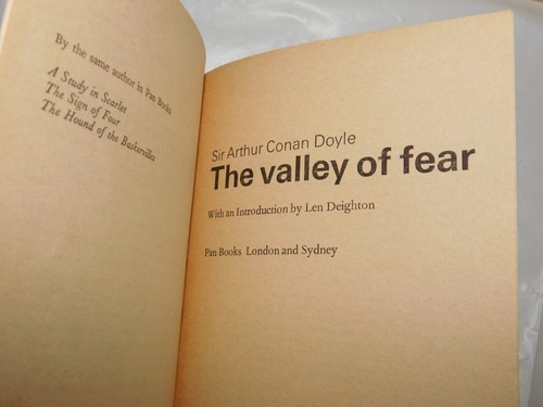 SHERLOCK HOLMES BOX SET of 4 The Hound Of Baskervilles A Study In Scarlet 1956 - Picture 8 of 13