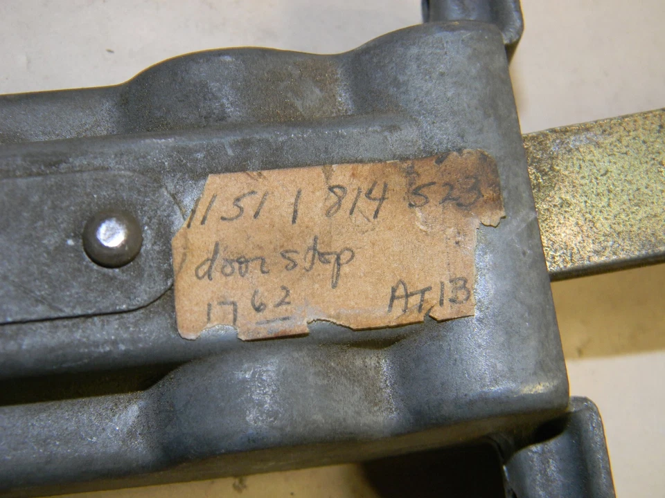 **BMW E12 E28 518i 520i 528i 528e 535i M5 puerta bisagra freno delantero Foto 3 de 3