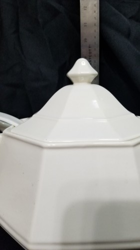 Vintage White Octagonal Soup Tureen with Lid & Plastic Ladle - 10" x 8.5" Tall - Picture 13 of 15