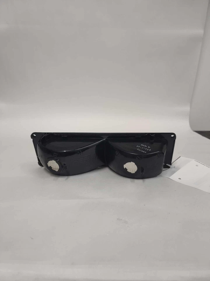 GMC Suburban 1500 1994-99 diestro lámpara de estacionamiento señal de giro Foto 3 de 4