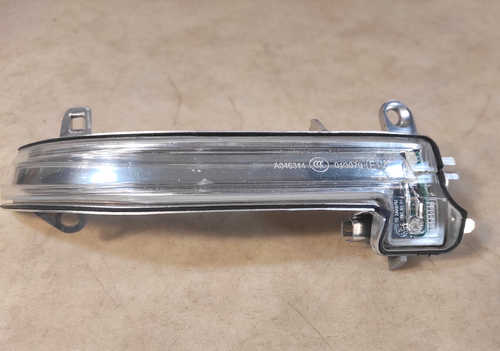 VHEUHZ Serrure de hayon coffre couvercle coffre serrure loquet de Verrouillage Central actionneur compatible avec BMW 1 série F20 F21 7248075 51247248075