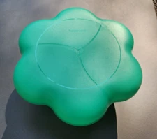 Tupperware Chip 'N Dip Scalloped Bowl And Lid Open House Toucan Teal 1.5 Gallon