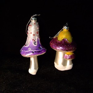 Mushroom-Christmas-Tree-Glass-Ornaments-2-pc-Lot-Large-5-034-glitter-vtg-box-German