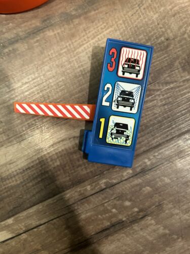 1997 Mattel Hot Wheels World 3-Level Car Wash Mattel Wheels #16756 Incomplete - Picture 7 of 10