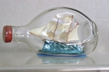 ROYAL NAVY HM CHEROKEE CLASS BRIG ARIEL 1820 SHIP in a HAIG'S DIMPLE BOTTLE oe