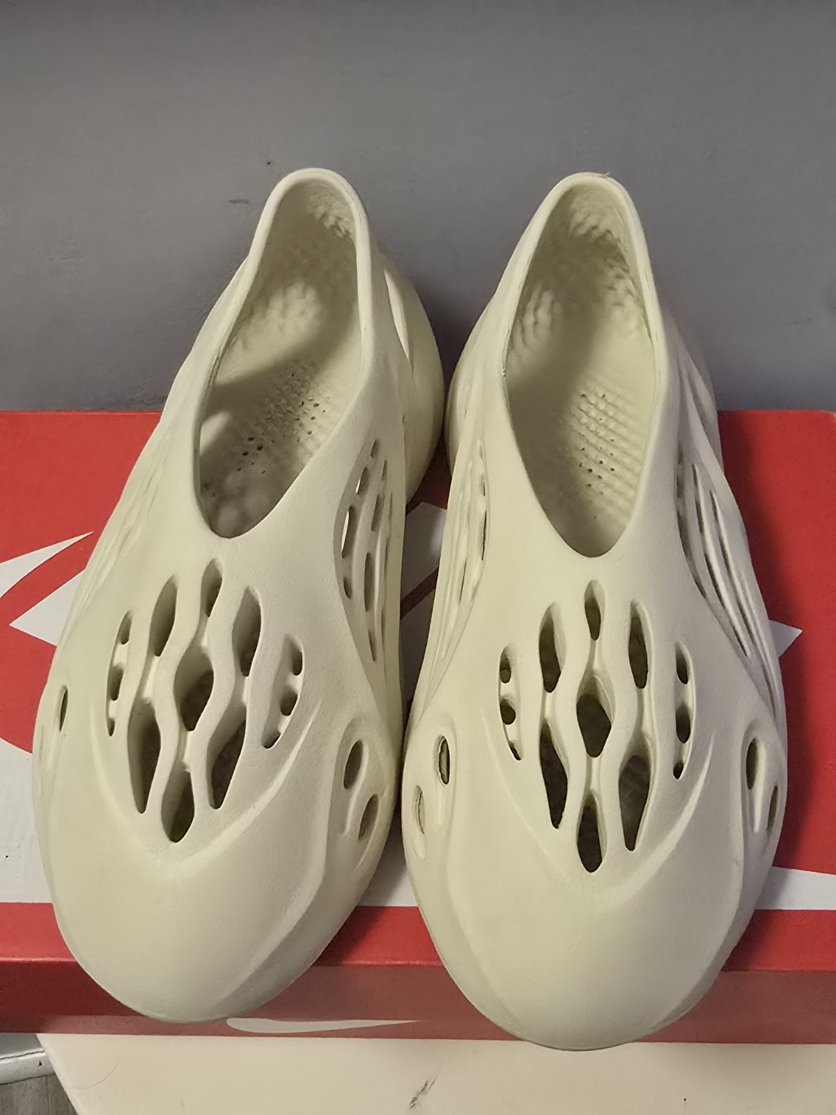 Men’s Size 7 Yeezy Foam Runner Ochre RNNR Foamrunner thumbnail 2