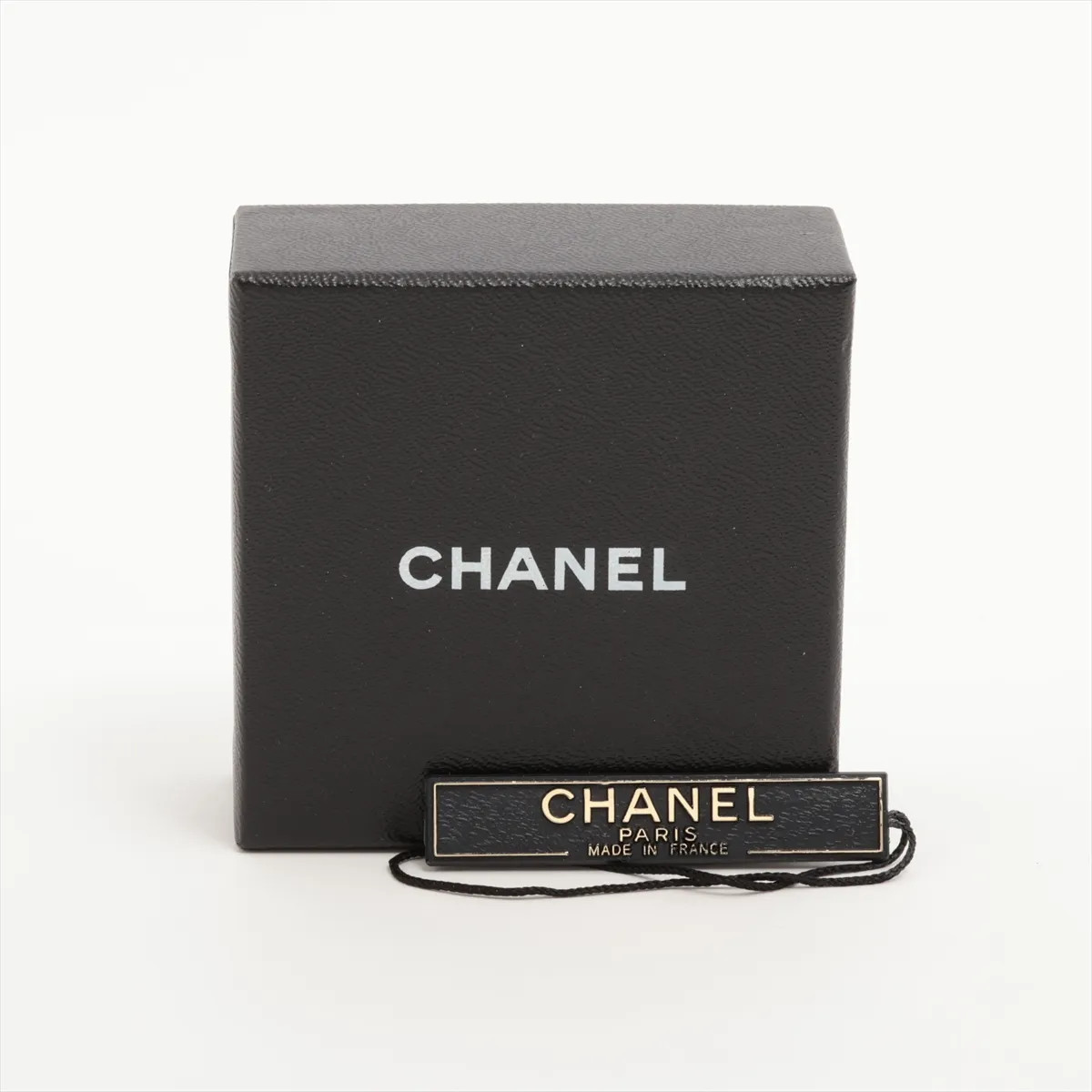 Chanel Coco Mark Camelia 03P Earrings (for both ears) Plastic Black thumbnail 6