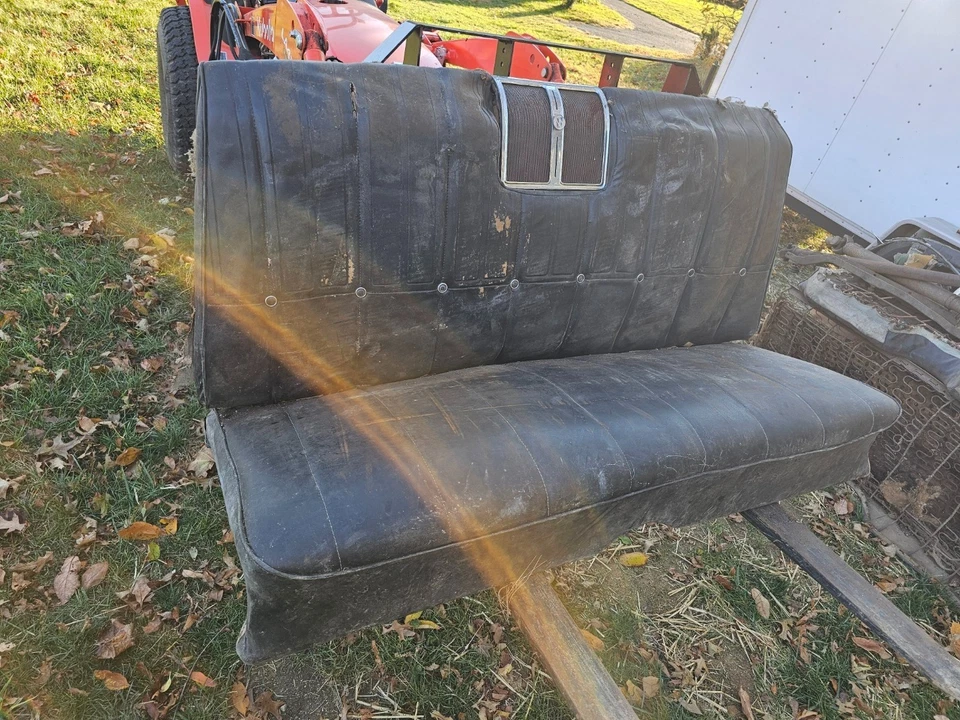 Buick LeSabre Wildcat 1965-70 convertible conv marco de asiento trasero resortes superior Foto 3 de 4