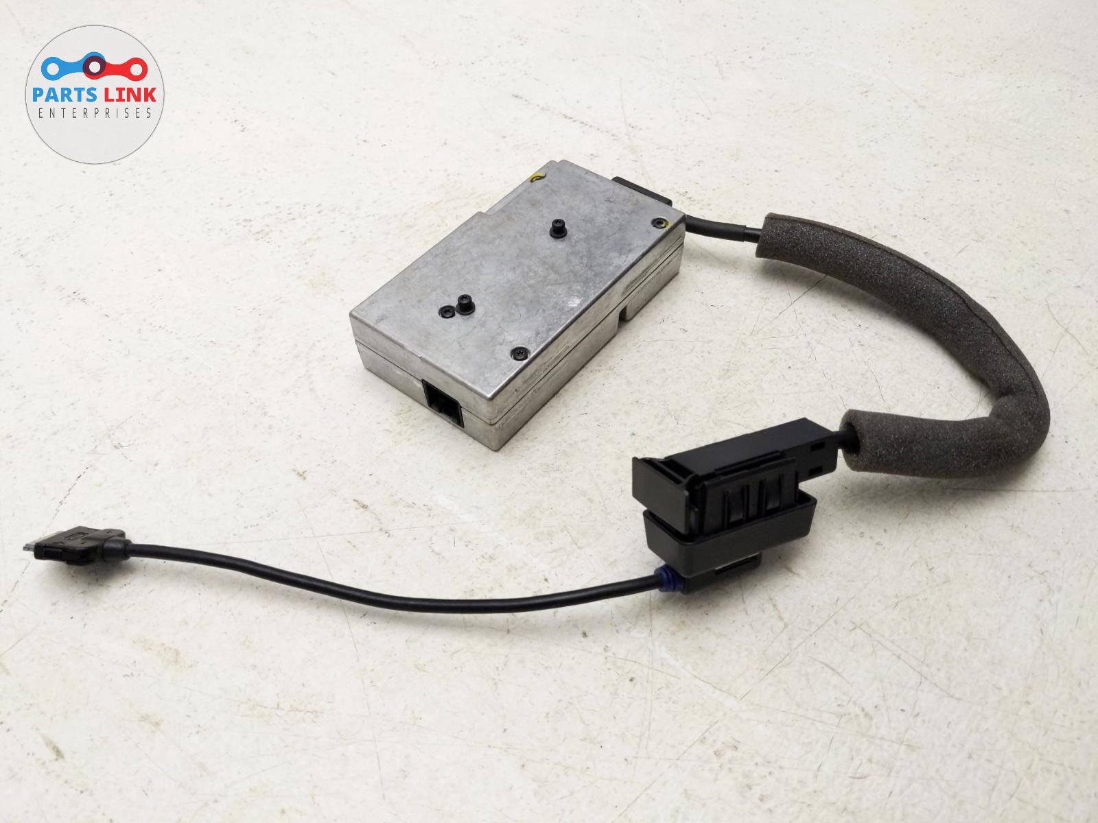 2010-14 LAMBORGHINI GALLARDO GLOVEBOX AUX INPUT AMI INTERFACE MODULE PLUG LP550