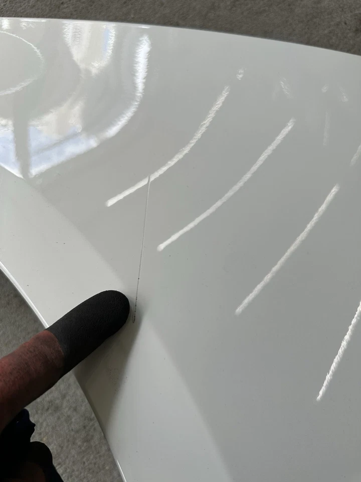 Guardabarros para pasajero derecho Porsche Cayenne 2003-2006 blanco OEM Foto 4 de 4