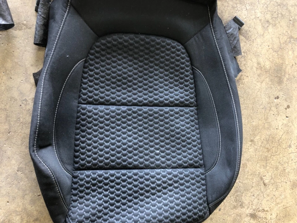 FUNDAS DE ASIENTO DE TELA ORIGINALES DE FÁBRICA OEM 2018 2019 GMC ACADIA Foto 3 de 4