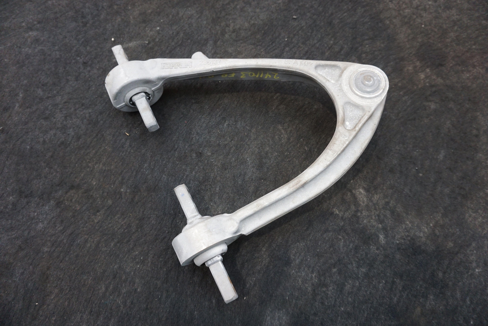 Set 2 Front Right Upper & Lower Control Arm 235133 Ferrari California 2012-14