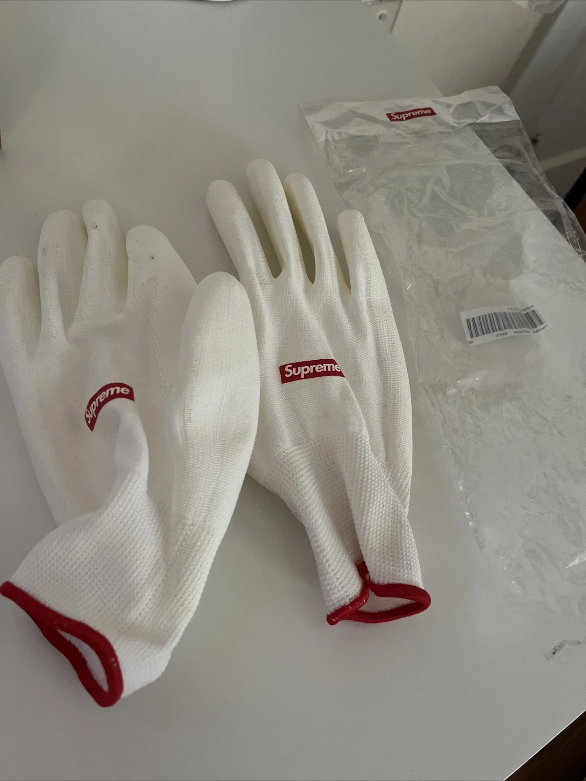 Gants rubérisés Supreme blanc FW20