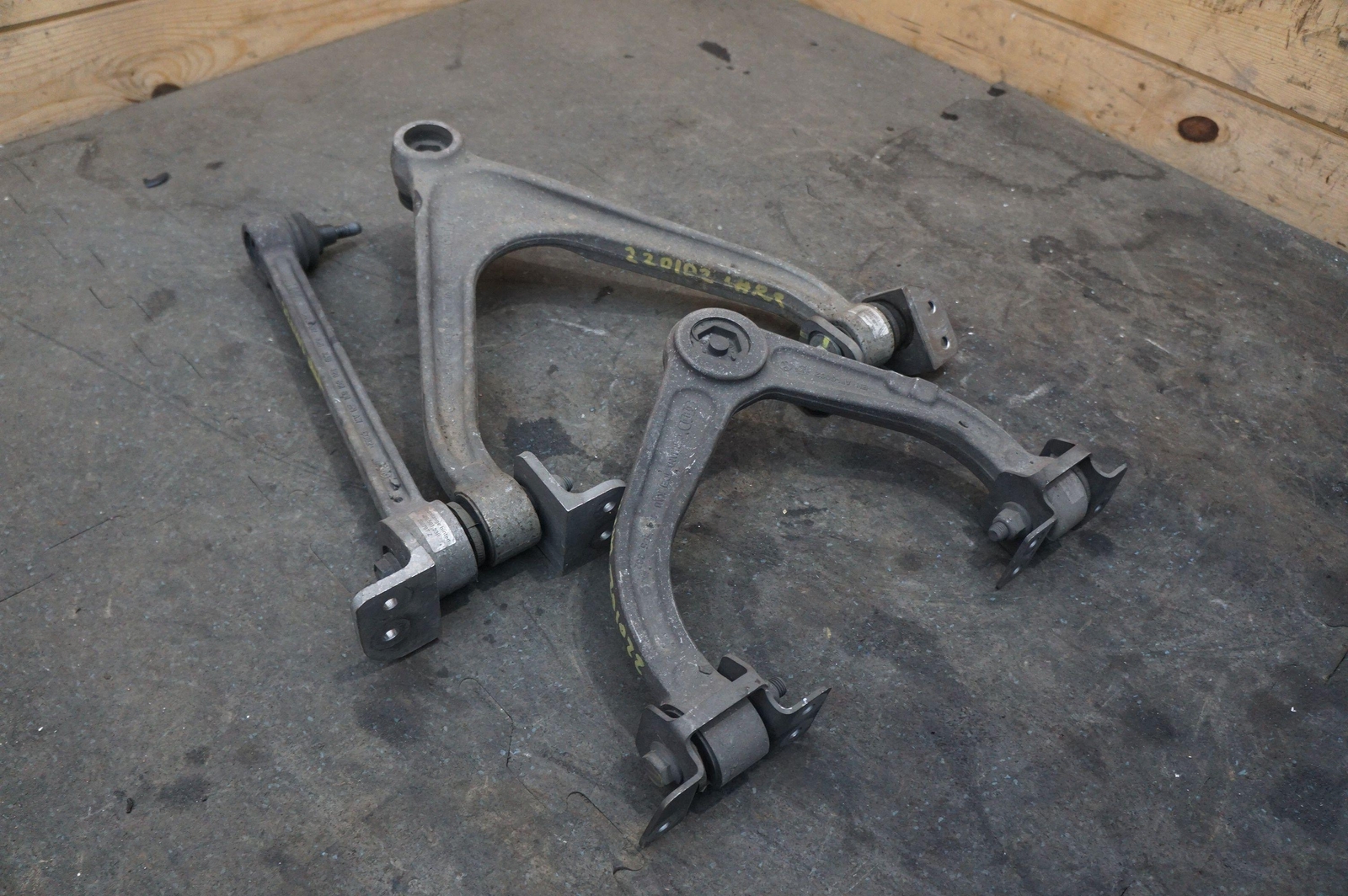 Lamborghini Gallardo Spyder 2010 Rear Left Control arms Set P/N 420505311