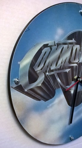 The Commodores Rock Clock 11,5" - Bild 3 von 7