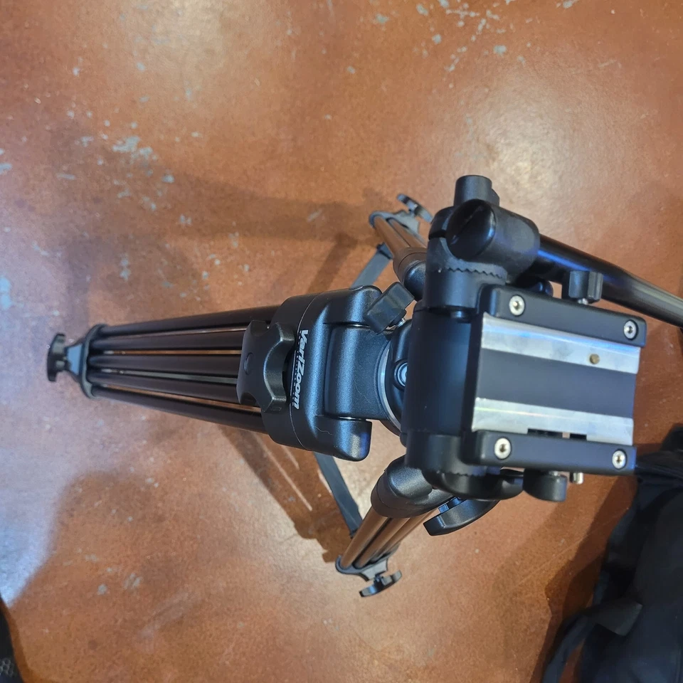 VARIZOOM Professional Video Camera Tripod 62”max High. w/ Carrying Case - Image 2 of 4