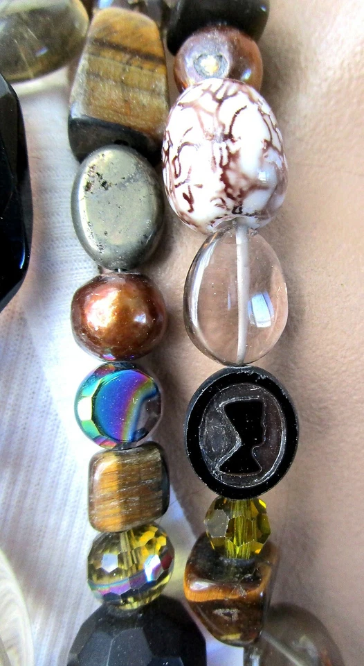 Increíble collar de cuentas talladas en cristal de Swarovski y piedra genuina GAY ISBER Foto 2 de 4