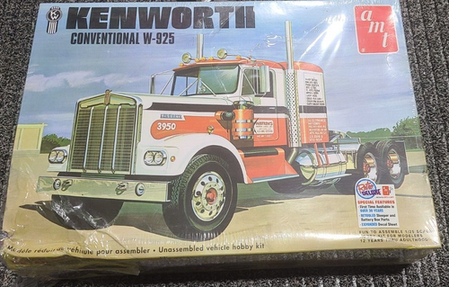 AMT : Kenworth Conventional W-925 Tracteur | Modélisme