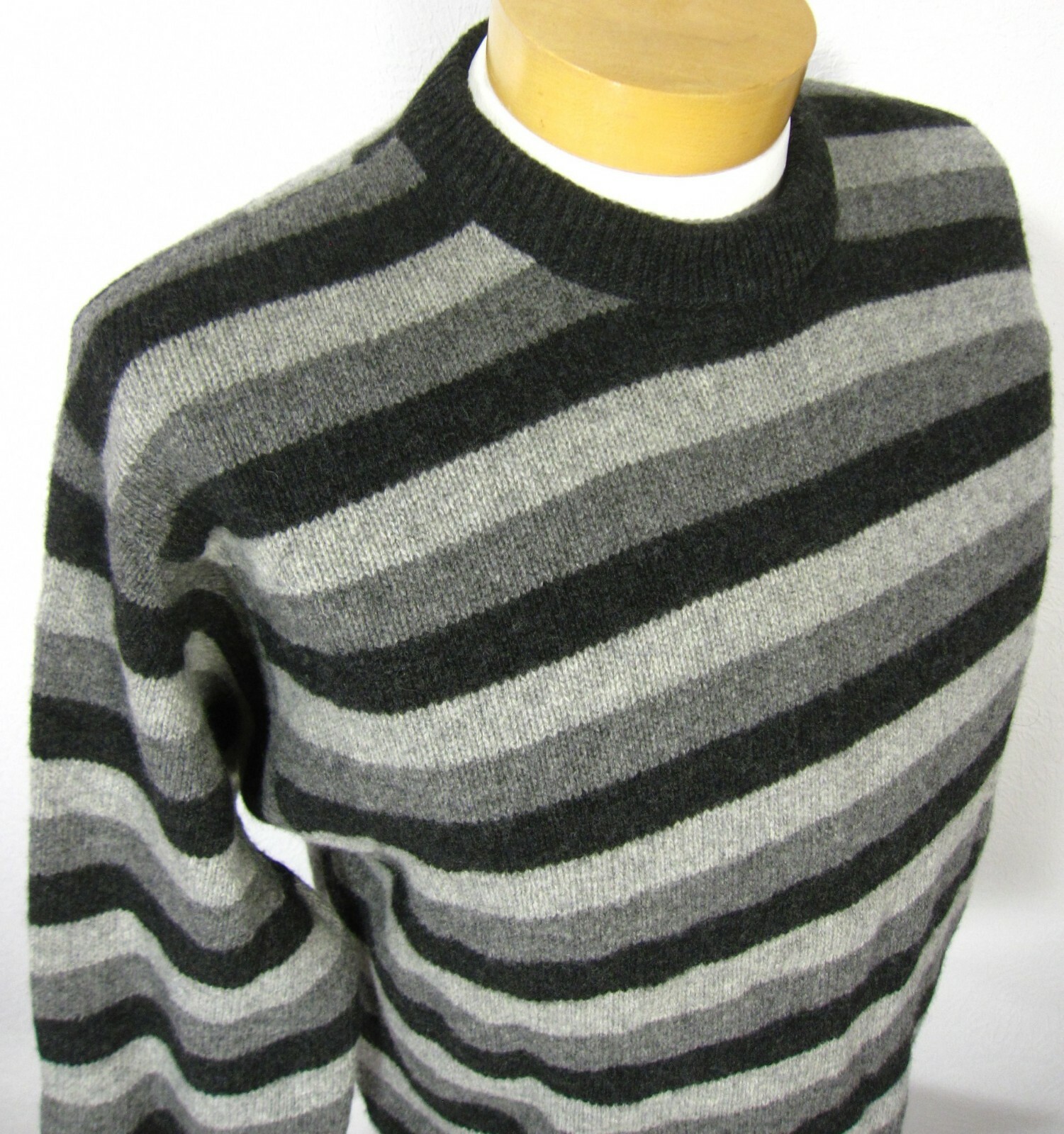 Mc George Long Sleeve Super Lambswool Made in Scotland Sweater L Large Gray image 6