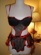 Lencería íntima PASSION FOREVER para mujer pequeña de encaje con volantes roja negra delantal transparente
