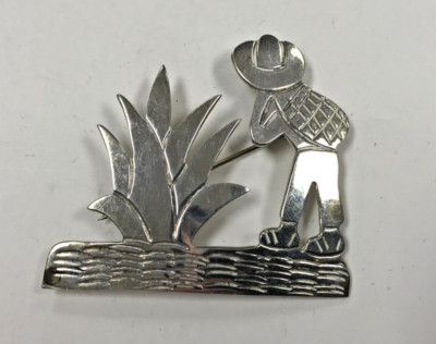 d269 Vintage Sterling Silver Farmer & Cactus Plant Unisex Brooch Pin Mexico 925