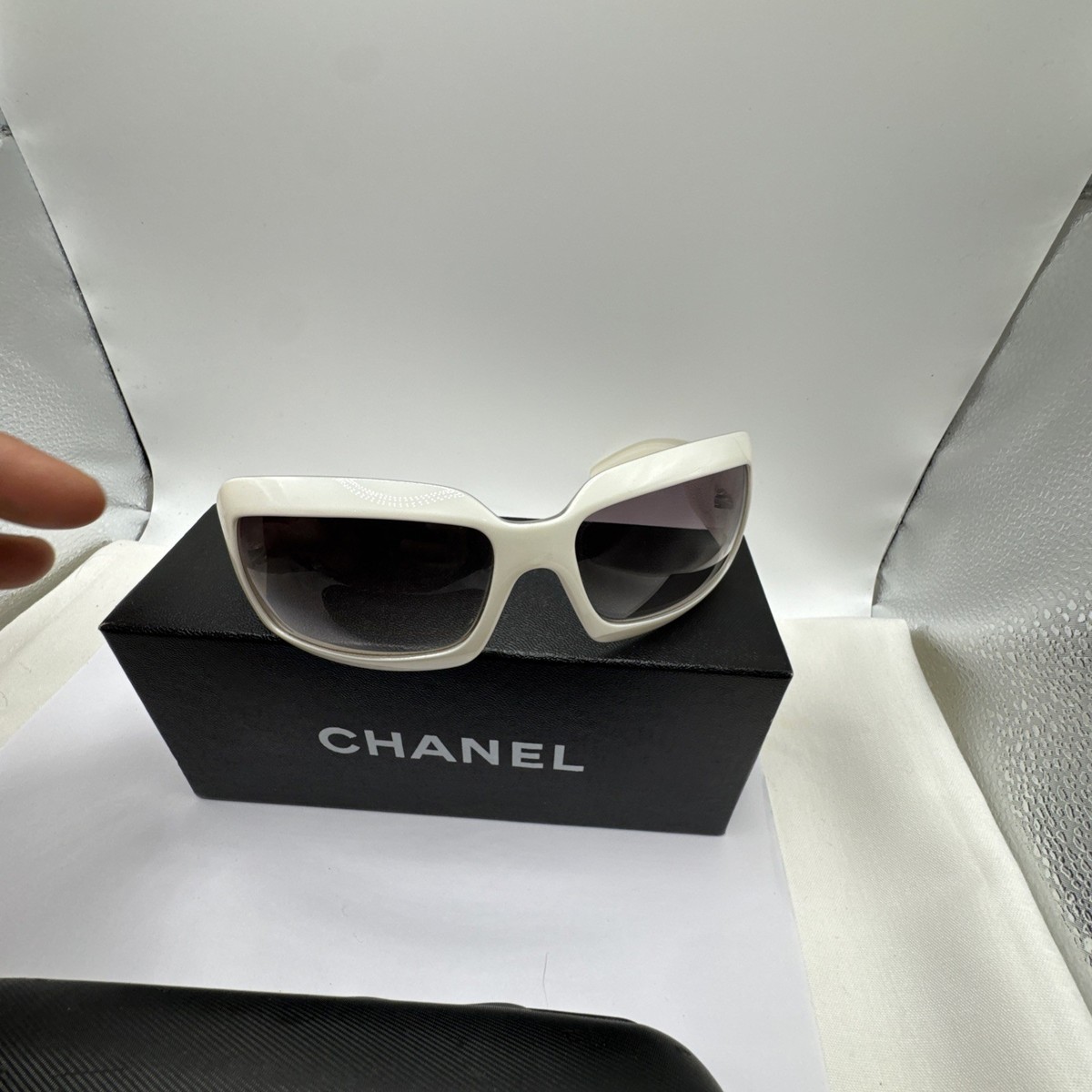 Y2K CHANEL CC Vintage Logo Mother of Pearl Sunglasses 6022-Q