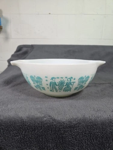 Vintage Pyrex Amish Butterprint Mixing Bowl 2 1/2 QT #443 Turquoise