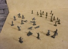 34  Vintage Airfix WWII British 8th Army and Axis Infantry Soldiers 1:72 lot