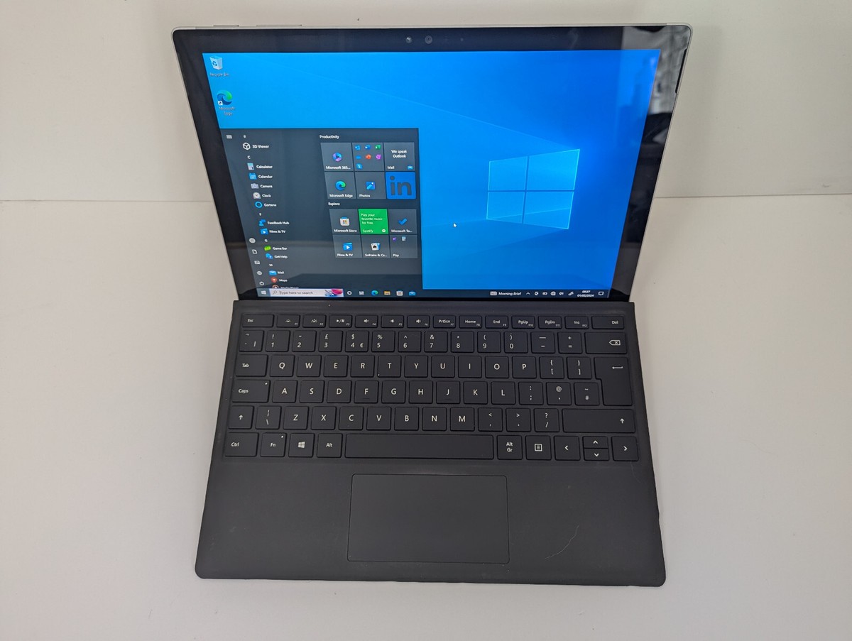 Surface Pro 4 Core i5 6300U/8GB/SSD256GB(NVMe)/Webカメラ