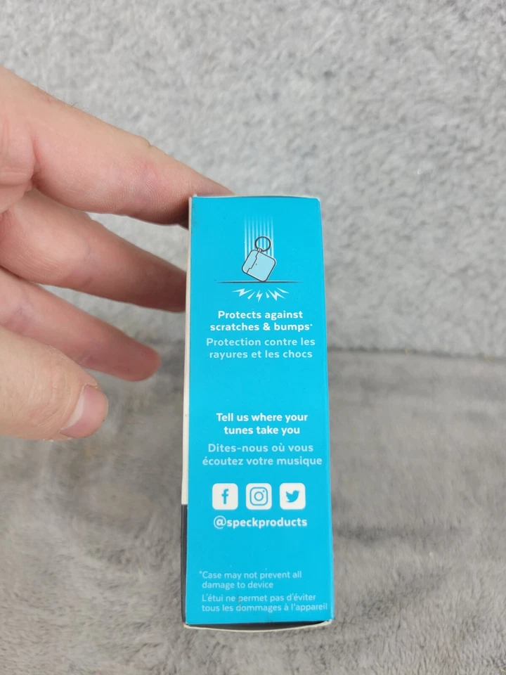 Capa rígida Speck Presidio Soft Touch AirPods geração 1 e 2 preta - Imagem 2 de 4