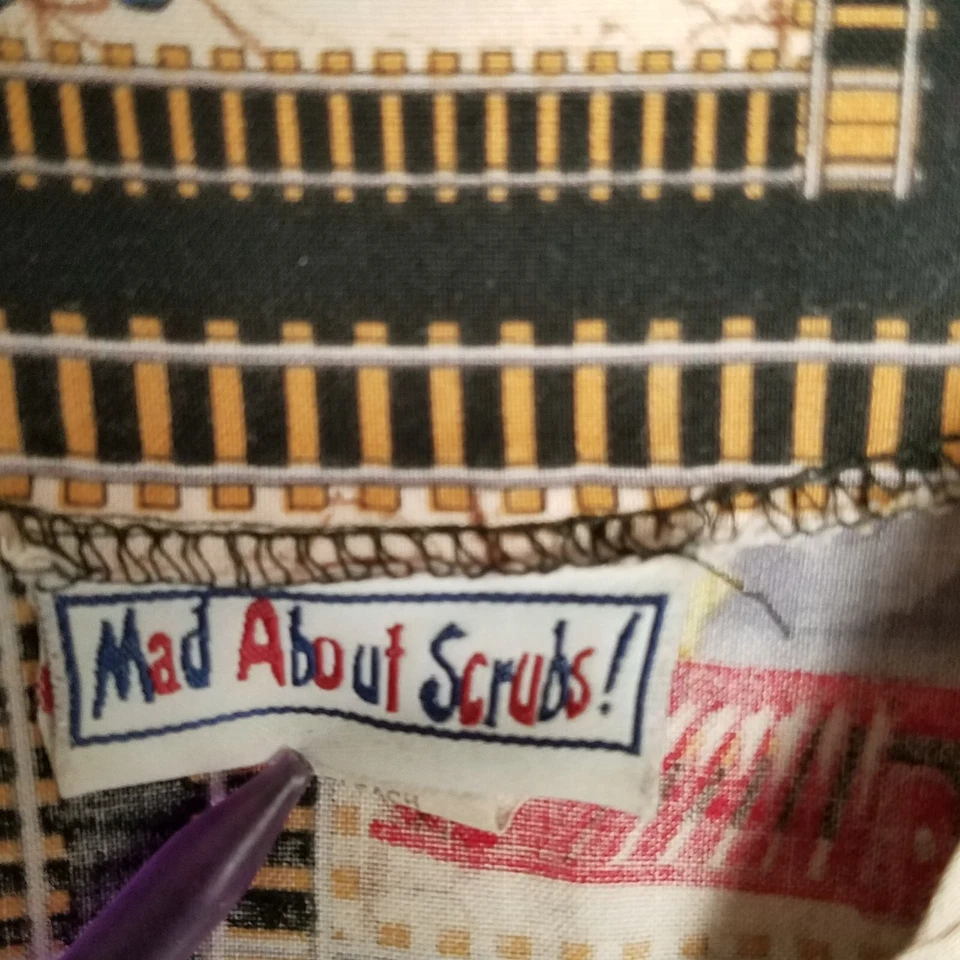 Mad About Scrubs McSibs Inc. Grande Beige - Todo tipo de trenes, locomotora de vapor Foto 3 de 4