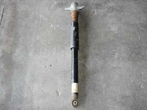 VW Tiguan Federbein Stoßdämpfer hinten Stossdämpfer Dämpfer Fahrwerk 5N0513049K