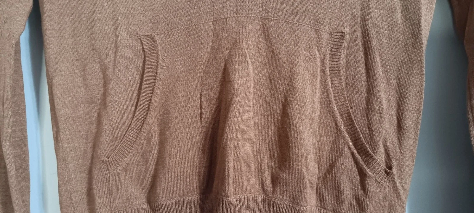 VETEMENTS Maglione JJ Basics marrone medio con cappuccio leggero Y2K retrò casual tasca