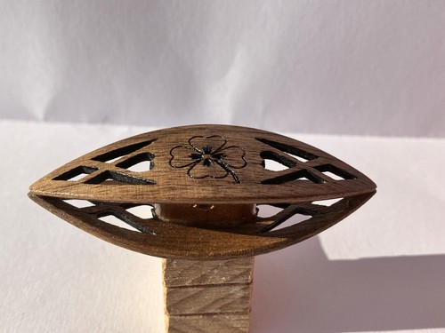 Tatting shuttle with cutout 2.5" long walnut - Picture 9 of 11