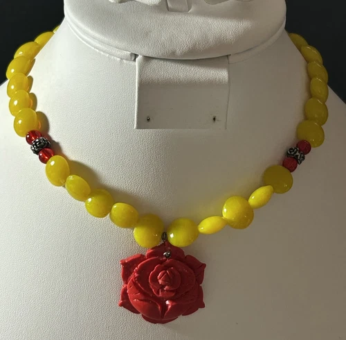 VETEMENTS Splendida Collana di Perline in Vetro Giallo con Ciondolo Smalto Rosa Rossa 15 Pollici Us intime Ottimeioni