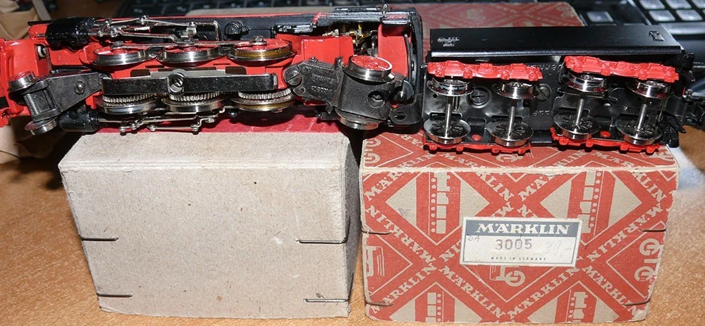 Märklin 3005 , Dampflok der DB , BR 23, neu ,Ovp , 1957,breite Vorentkupplung