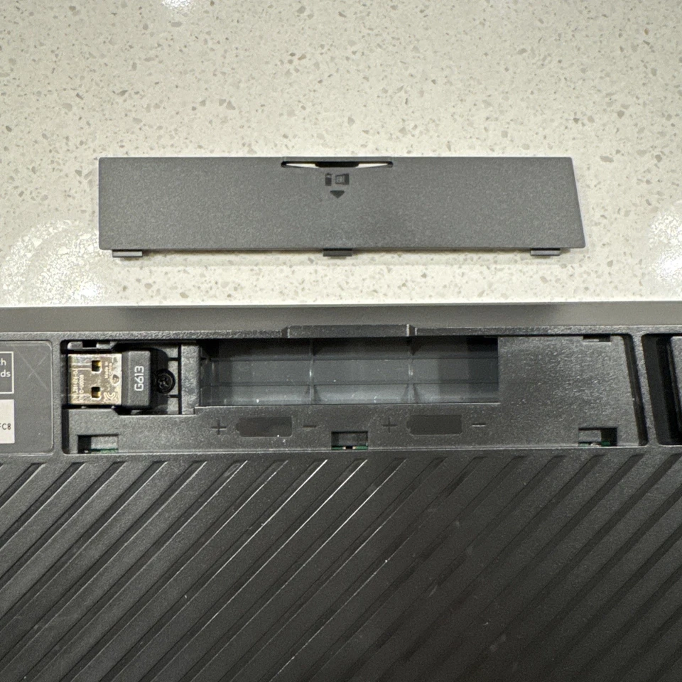 Logitech G613 wireless mechanical gaming keyboard with Palmrest w Zhuyin Keycap - Image 4 of 4