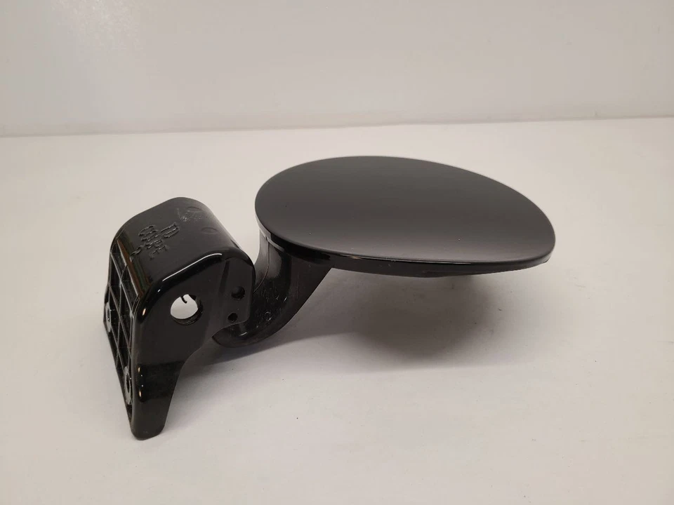 2010-2013 KIA FORTE Fuel Filler Door Black 695101M200 10-13 - Imagem 2 de 4