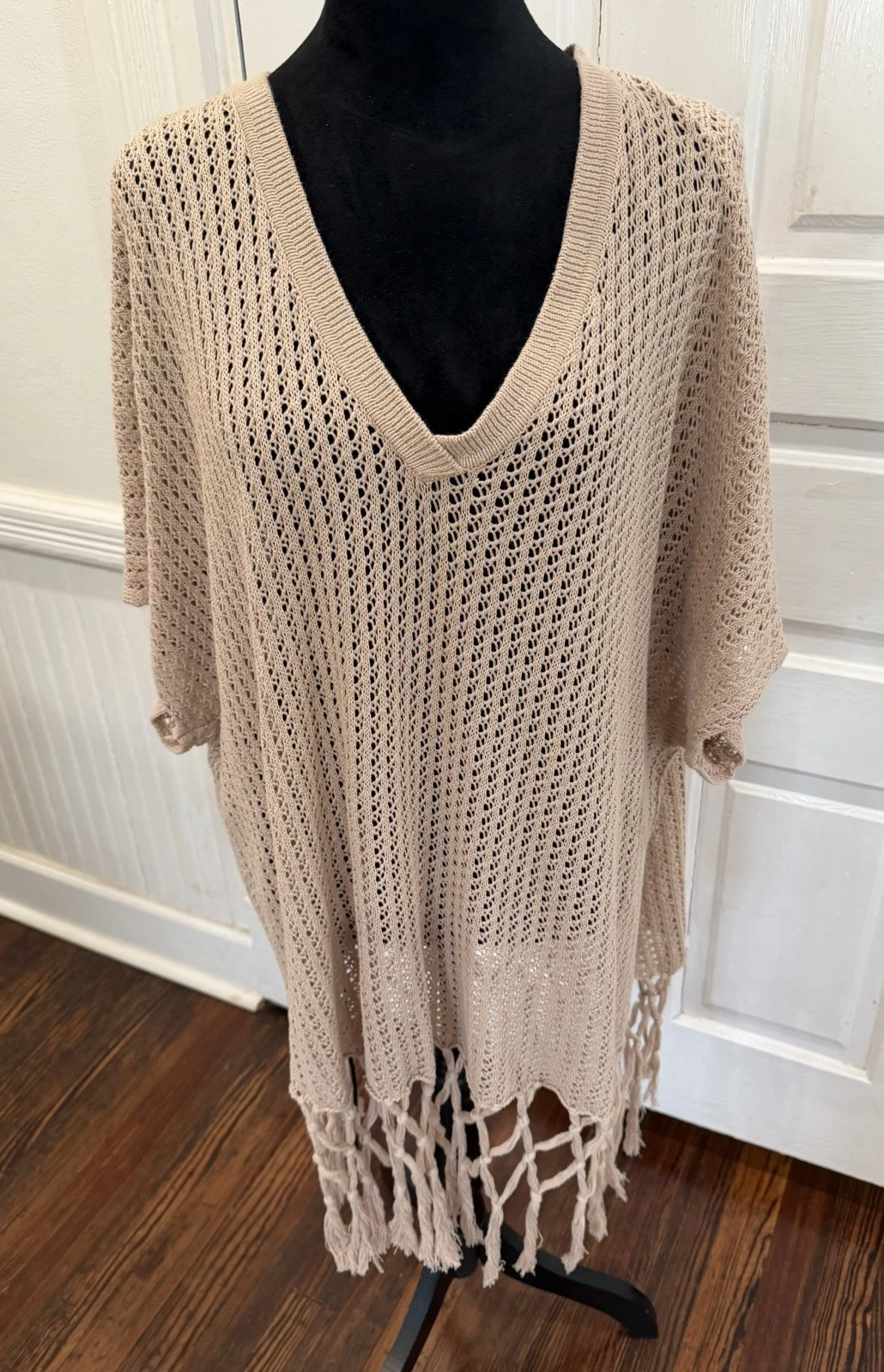 Cabi Fling Poncho Short Sleeve V Neck Sweater Cover Up Fringe Tassels SzL 54077