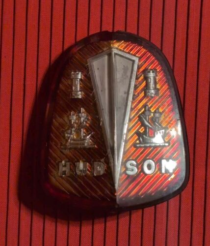 1950 1952 1953 Hudson Hornet Hood Grille Emblem Good Color & Clarity Red Chrome