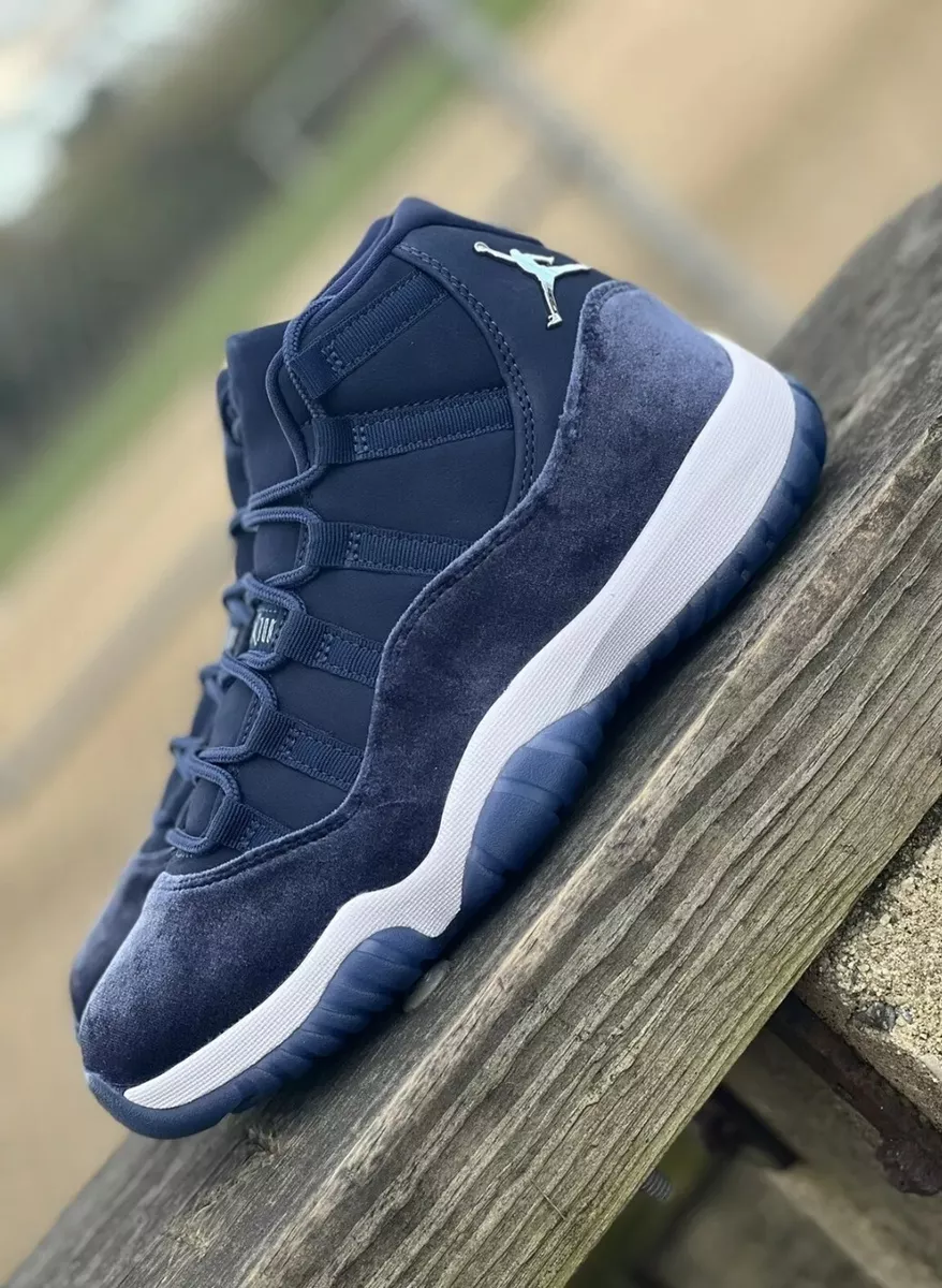 Nike Air Jordan 11 midnight navy WMNS Size 9/ Men 7.5