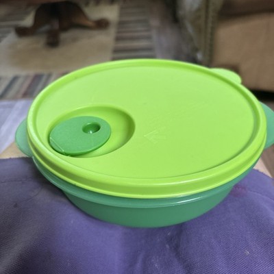 Tupperware CrystalWave Lunch N Dish w Cold Insert Round 7'' Red Vent Lid #3859 VG