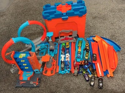 Hot Wheels Track Builder Box und Autos - portofrei